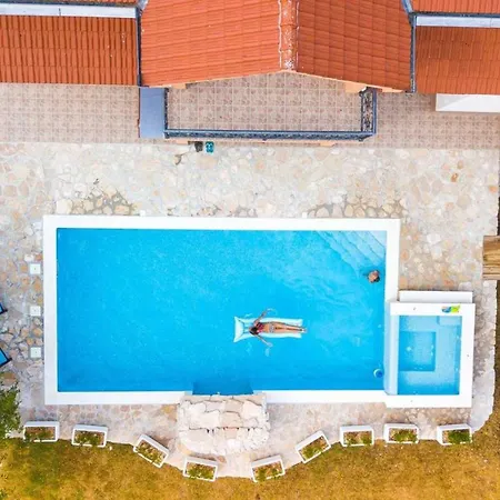 Melone Ferienhaus Lecevica